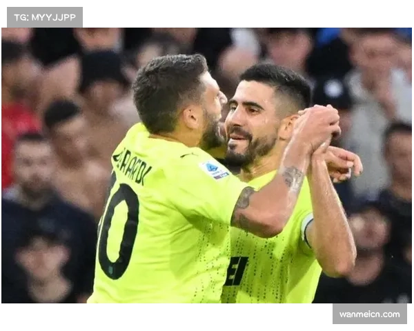 意甲赛场皮纳蒙蒂点球遭扑却迅速补射展现敏锐射手本能